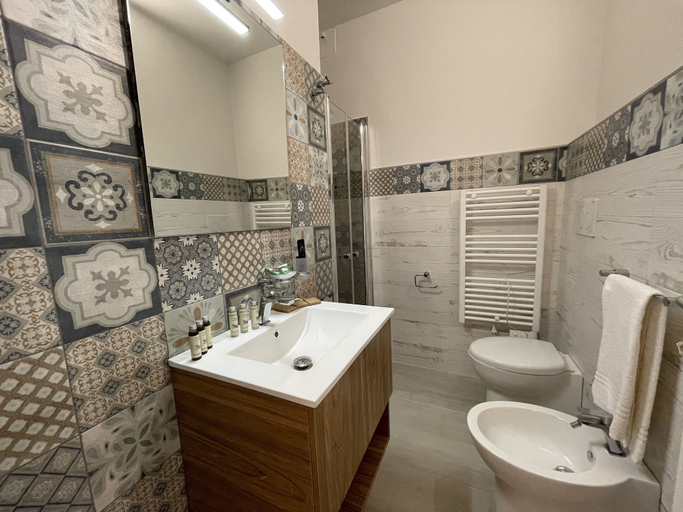 Bathroom 3, Donna Grazia, Lecce