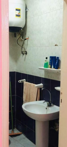 Bathroom 3, Villa Al Arish bed and breakfast, Al-'Arish 1