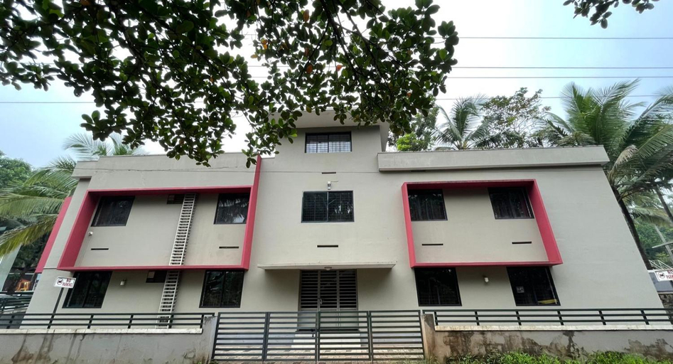 Others 3, Shangri-laa hotel apartments, Kozhikode
