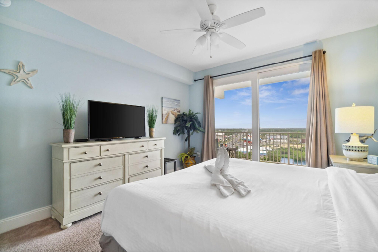 Bedroom 3, Laketown Wharf 1331, Bay
