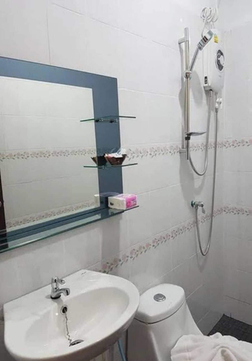 Bathroom 2, JP Place, Ko Lanta