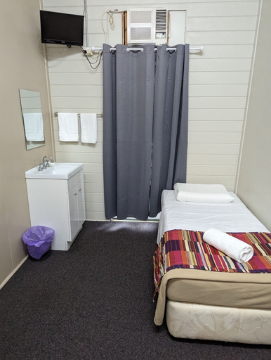 Bedroom 2, Grand Central Hotel Proserpine, Whitsunday