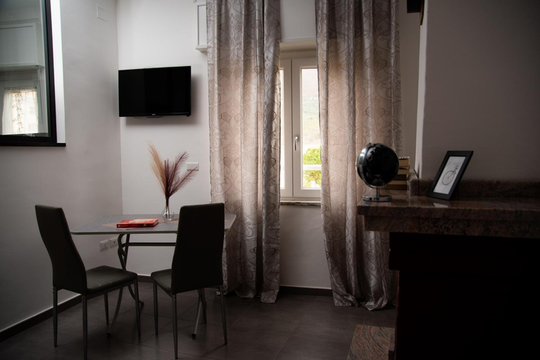 Others 5, B&B Le Sorelle, Salerno