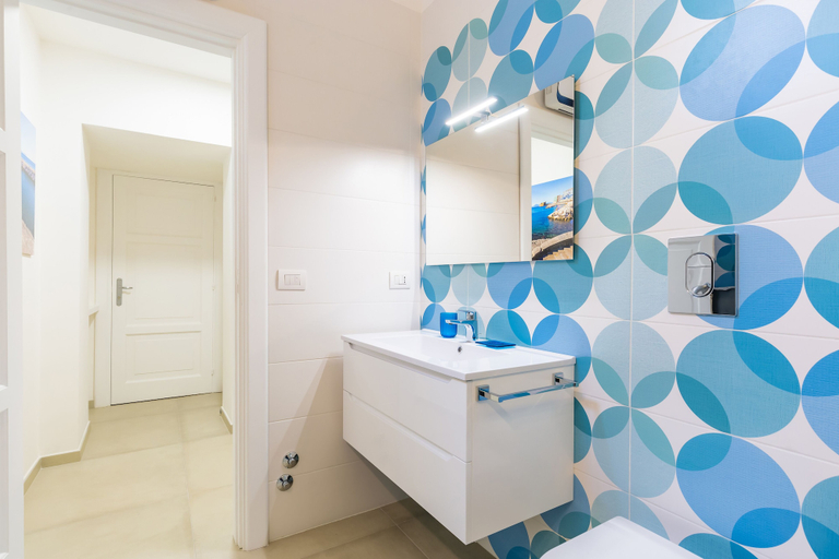 Bathroom 5, Residenza Partanna by Napoliapartments, Napoli