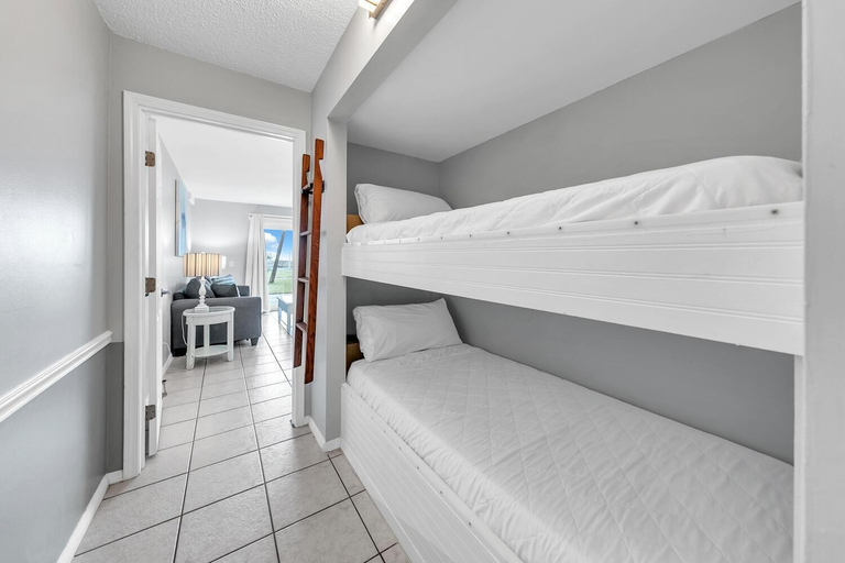 Bedroom 4, The Summit 126, Bay