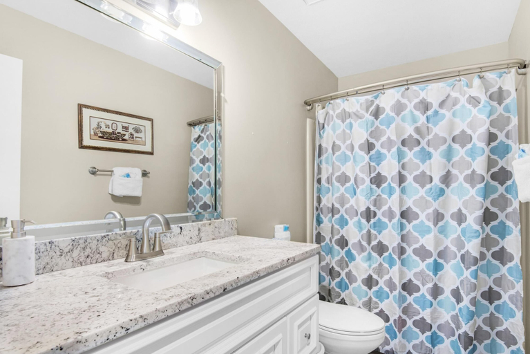 Bathroom 4, Endless Summer E2, Bay