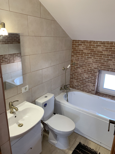 Bathroom 4, CONACUL FLO'CAMY, Vistea De Jos