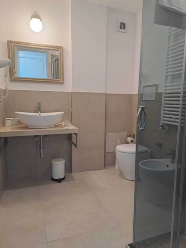 Bathroom 5, Itria Modica, Ragusa
