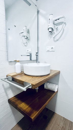 Bathroom 4, Lar de Canedo, A Coruña