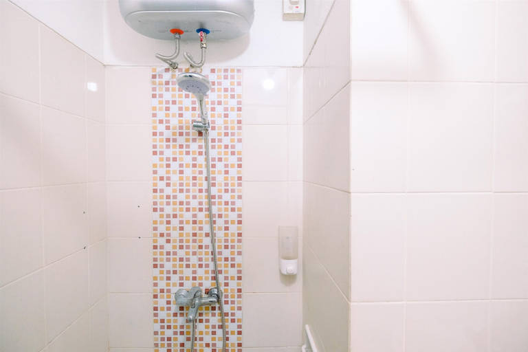 Bathroom 2, Cozy Stay Studio At Cervino Village Casablanca Apartment, Jakarta Selatan
