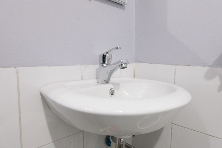 Bathroom 11