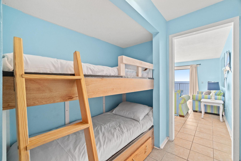 Bedroom 2, The Summit 1021, Bay