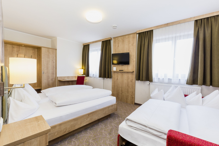 Bedroom 2, Hotel & Restaurant Urdlwirt, Graz Umgebung