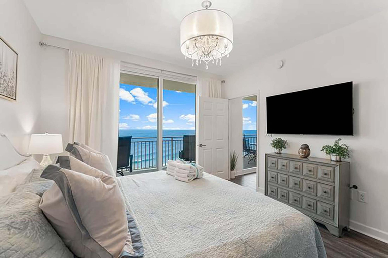 Bedroom 1, Splash 1902e - Cast-a-waves, Bay