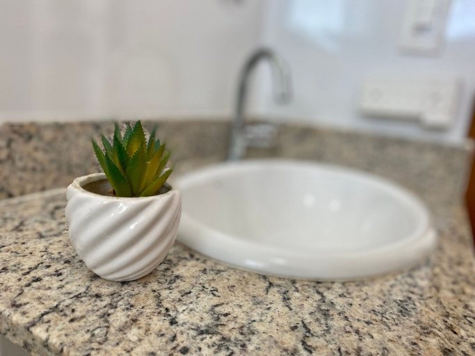 Bathroom 3, Residencial Brisamar, São Vicente