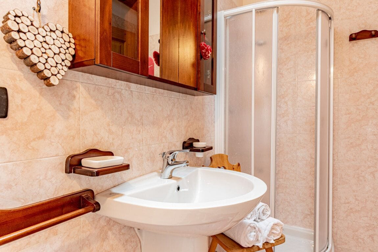 Bathroom 3, RESIDENCE STELLA, Trento
