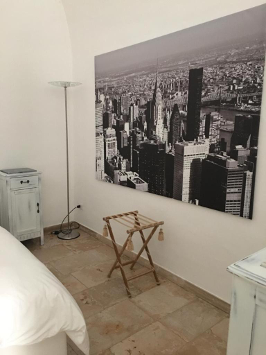 Others 4, B&B LEOPARDI, Bari