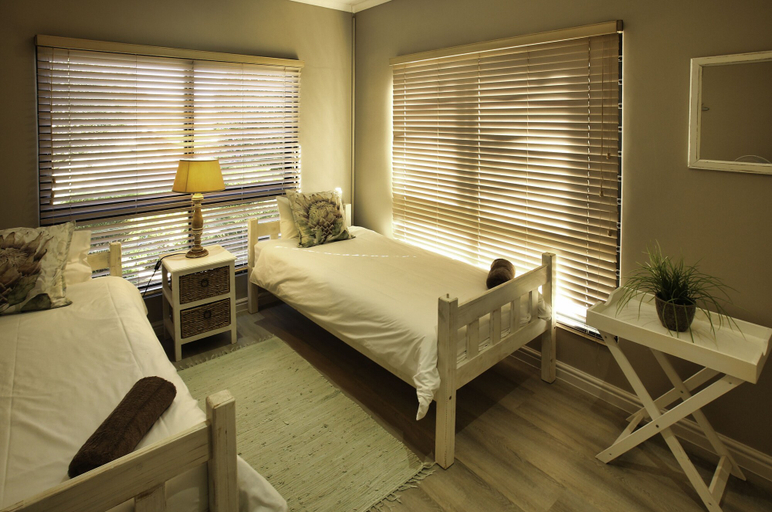 Bedroom 3, Miss Martilda Langebaan 6-sleeper, West Coast