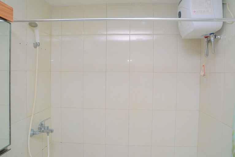 Bathroom 2, Minimalist and Spacious 1BR Callia Apartment, East Jakarta
