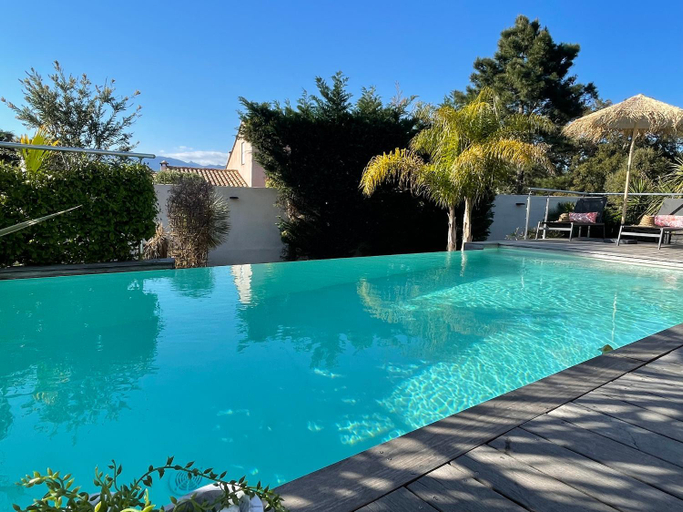 Others 5, Villa CASA BAGGIA, proche plage, piscine a debordement chauffee, pool house, Corse-du-Sud
