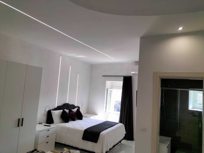 Bedroom 4, B&B Black & White, Foggia