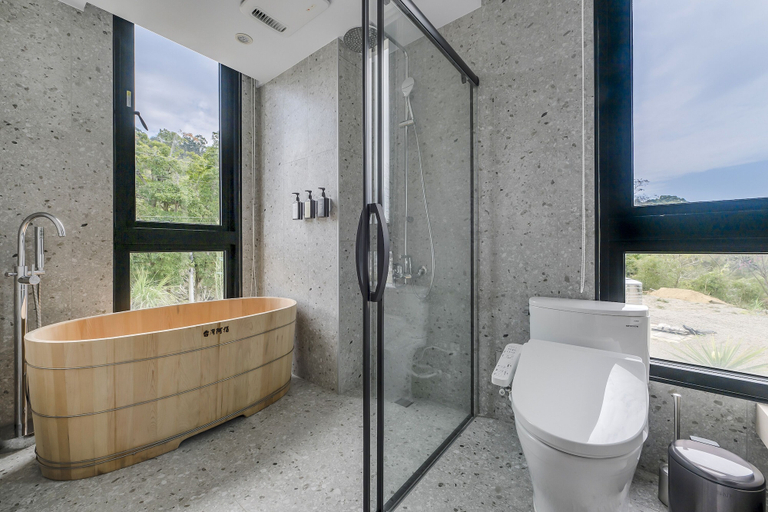 Bathroom 3, MODA & the MOON, Miaoli