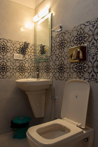 Bathroom, Hotel Highland Unit Of Vaishnavi Hotels, East Sikkim