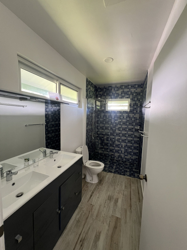 Bathroom, Painapo - Mirimiri Lodge