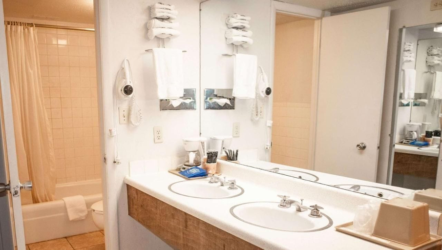 Bathroom 3, Wayfarer Inn Woodward, Woodward