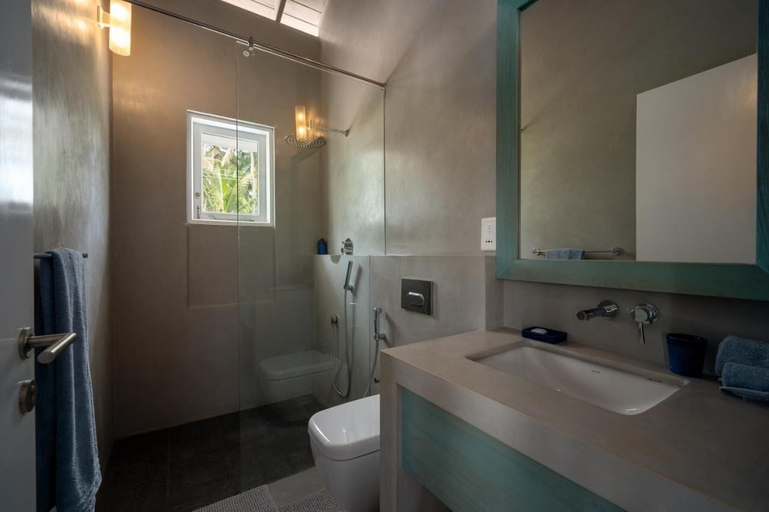 Bathroom 3, Nil Ralla, Habaraduwa
