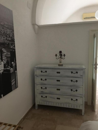 Others 5, B&B LEOPARDI, Bari
