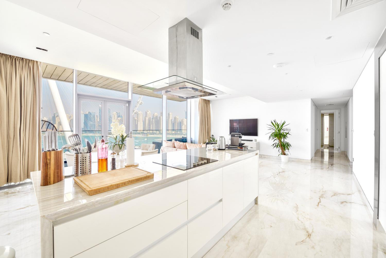 Others 5, Luxury 2 BR Beachfront Apt with stunning sea views, Dubai