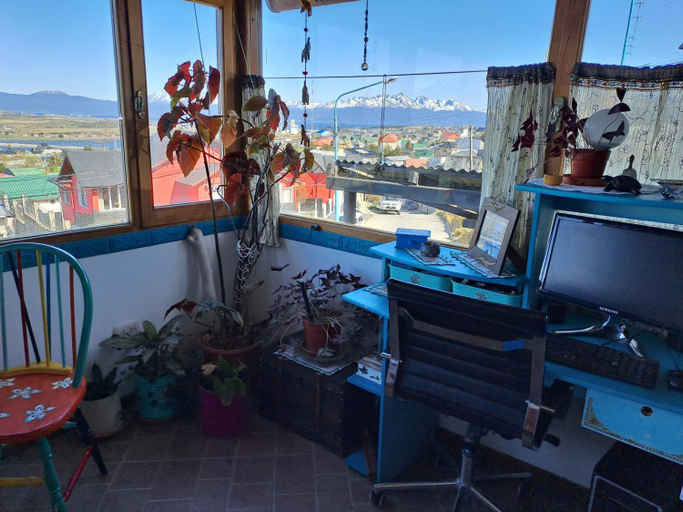 Others 5, Alem Casa de Familia, Ushuaia