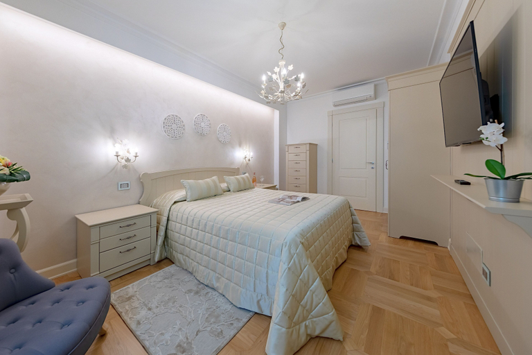 Bedroom 1, Luxury Lakefront Catullo with pool, Brescia