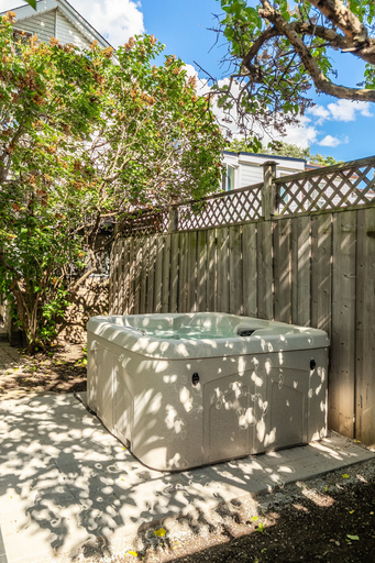 Sport & Beauty, Cozy 5 Bedroom House in Downtown Toronto, Toronto