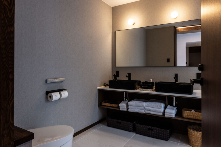 Bathroom 5, CLASS THE FIRST, Miyakojima