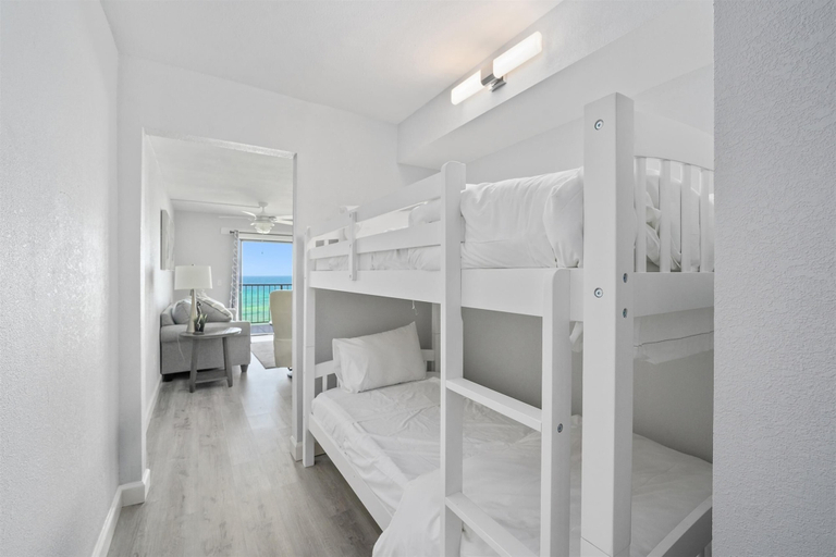 Bedroom 2, The Summit 626, Bay