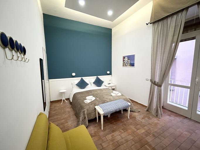 Bedroom 5, QUEEN 20 - PRIVATE ROOMS DUOMO, Napoli