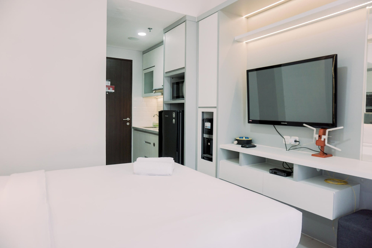 Bedroom 4, Restful And Well Furnished Studio Transpark Bintaro Apartment, South Tangerang