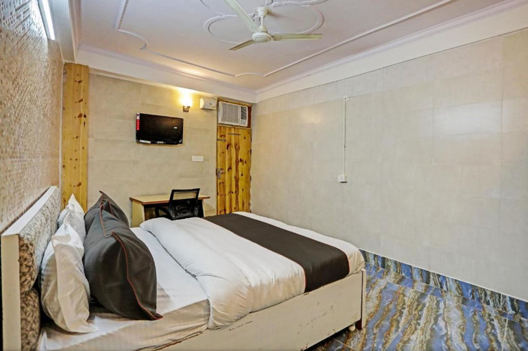 Bedroom 2, Umen Hotel Sector 66, Gautam Buddha Nagar