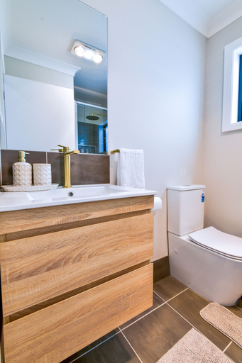 Bathroom, Royal Lake Guest House, Wyong - North-East