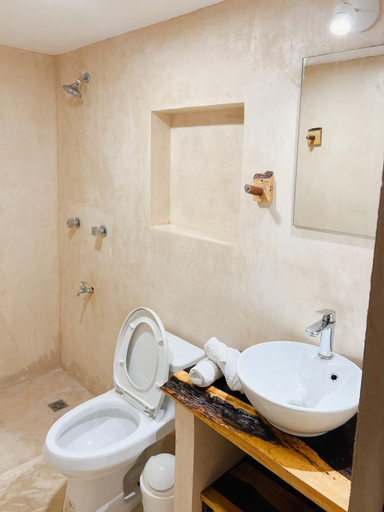 Bathroom 2, Hotel and hostel KAB, Isla Mujeres