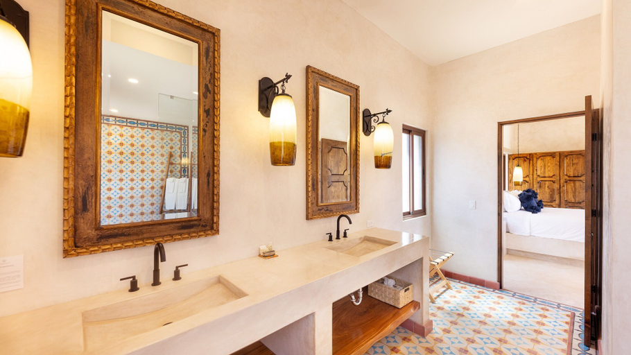 Bathroom 3, Villa Santa Cruz, La Paz