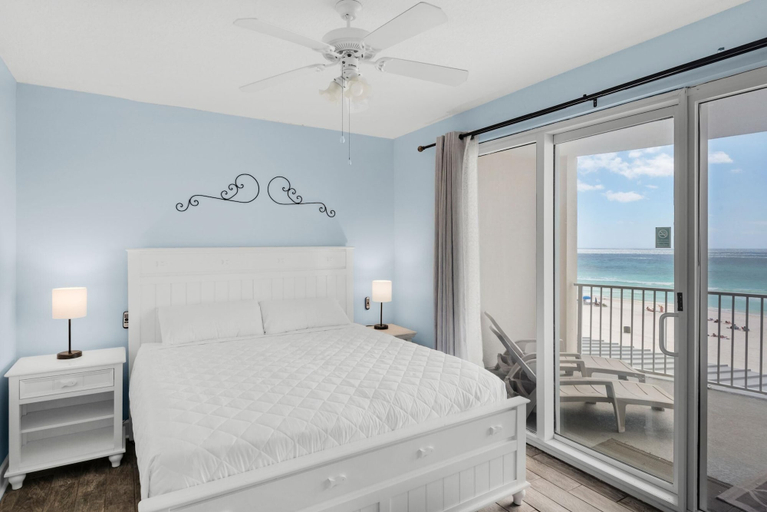 Bedroom 3, Twin Palms 402, Bay