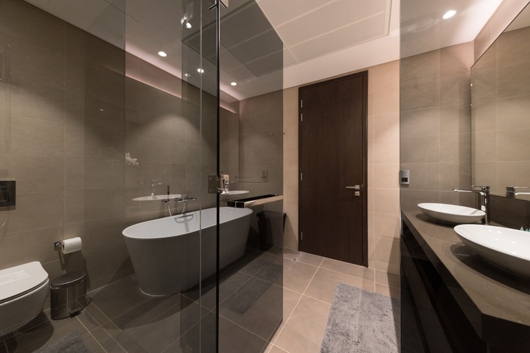 Bathroom 3, Sunny 2BR at Jumeirah Living Marina Gate, Dubai