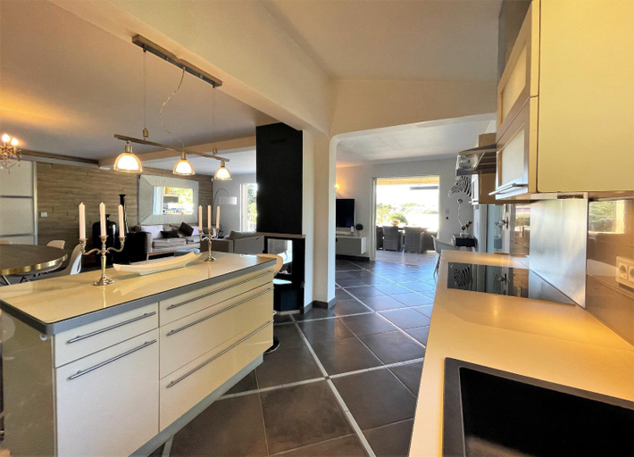 Others 4, Villa CASA BAGGIA, proche plage, piscine a debordement chauffee, pool house, Corse-du-Sud