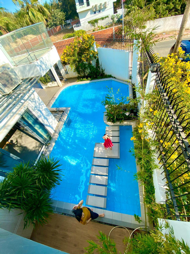 Swimming Pool 2