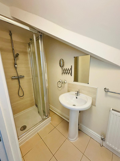 Bathroom 3, Elm Vale Lodge, Sefton