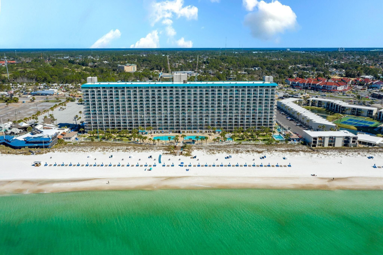 Exterior & Views, The Summit 518, Bay