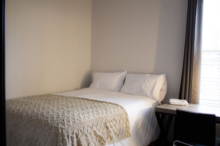 Bedroom 3, Stunning 4-BR Houses with On-Site Pool, Monroe